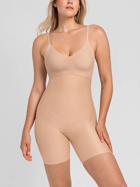 Honeylove No-Show High-Waist Short in Sand